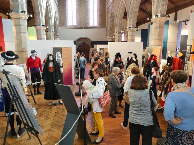 Imagen Magnífica acogida de exposición del traje ansotano en el Museo de Biarritz