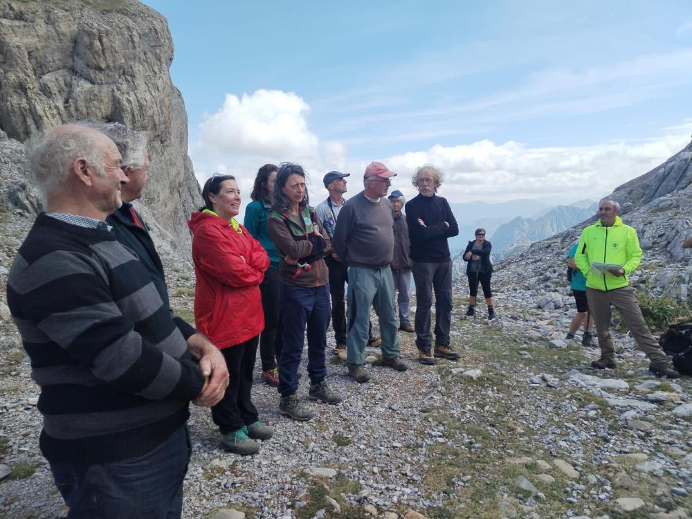 Imagen Ansó ratifica el Tratado de los Límites Pirenaicos en el Collado de Petrachema en la muga 273