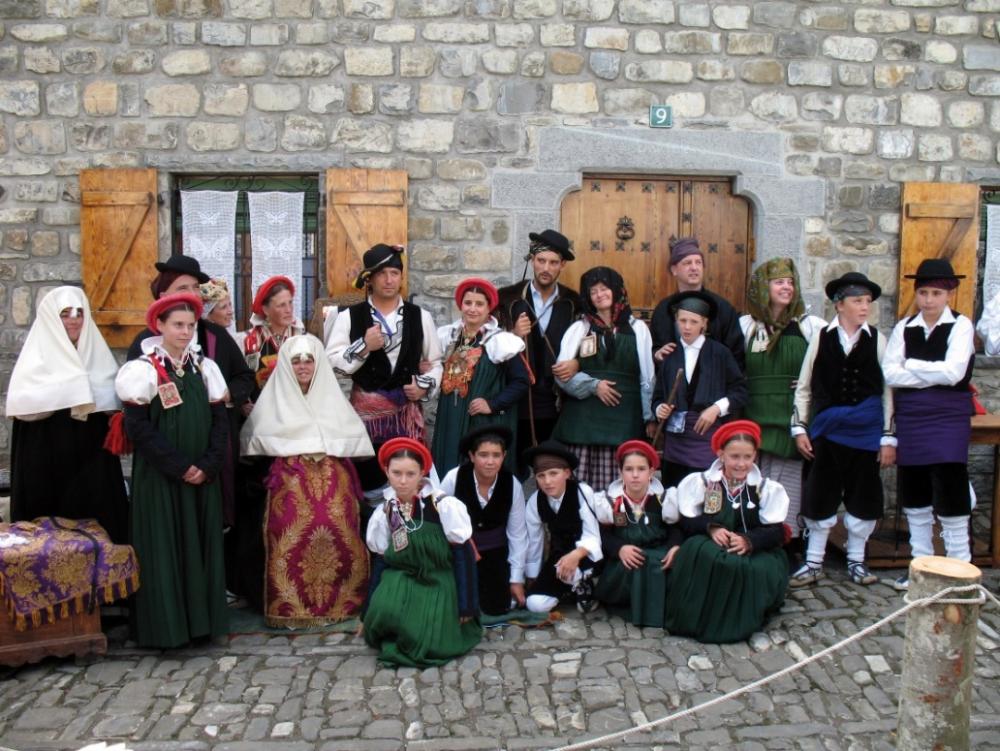 Imagen Ansó mostrará en Fraga la riqueza de su traje regional