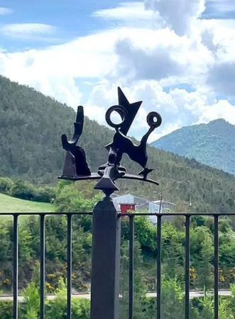 Imagen Ansó cuenta con dos esculturas de Emilio Gascón