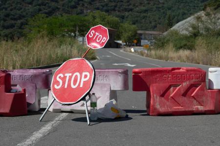 Imagen Corte de la carretera A-132 entre El Pantano de La Peña y Bailo