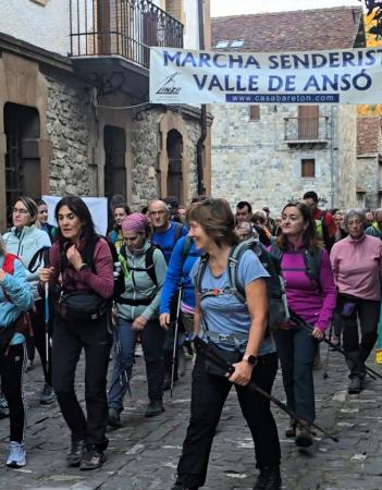 Imagen Concurrida Marcha Senderista de Otoño del Valle de Ansó
